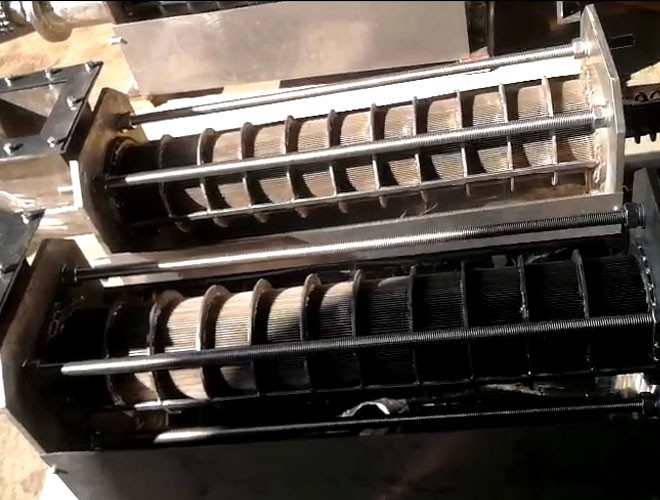 自動(dòng)遙控翻堆機(jī)